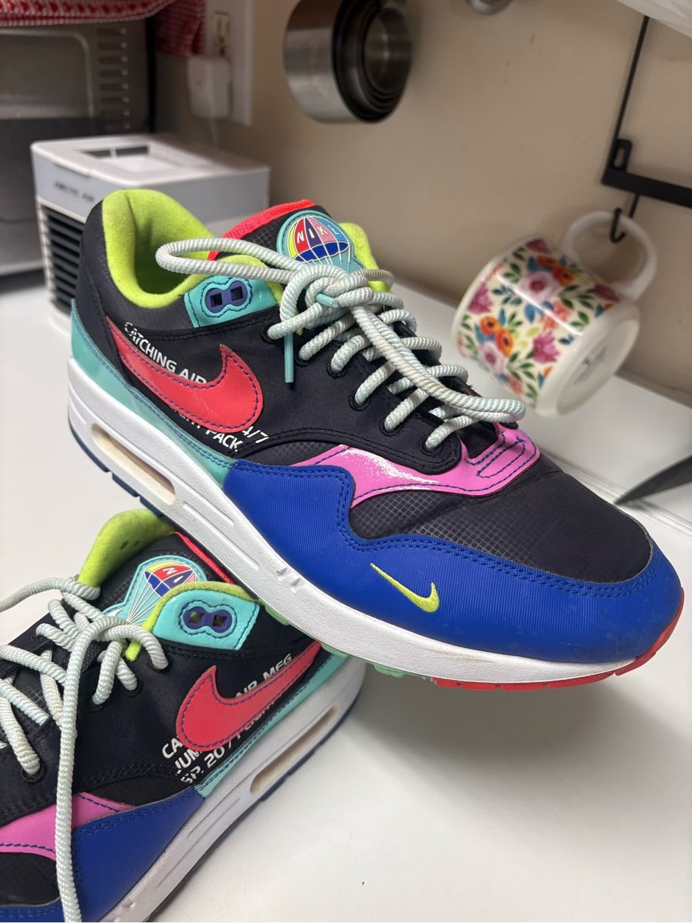 Nike Air Max 1
Black Hyper Grape excellent condition size 11.5